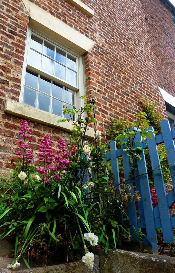 Aldersyde Bed & Breakfast Robin Hood's Bay Exterior photo